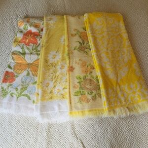 Vintage Perfect 4 Yellow Floral Butterfly Patterned  Bath Towels
